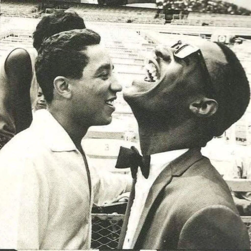 smokey robinson siblings